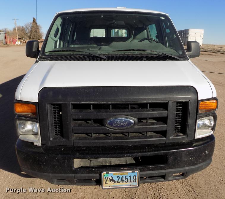 image for item DE0421 2013 Ford E350 Super Duty XL van