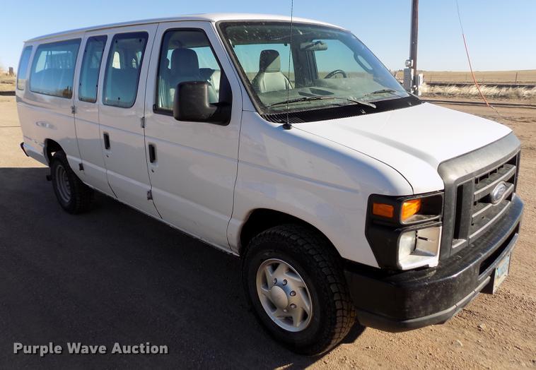 image for item DE0421 2013 Ford E350 Super Duty XL van