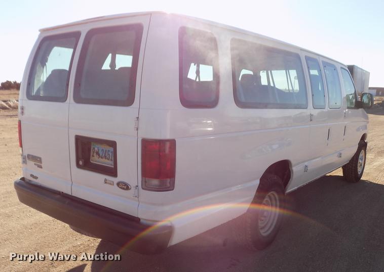 image for item DE0421 2013 Ford E350 Super Duty XL van