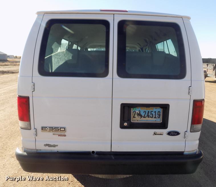 image for item DE0421 2013 Ford E350 Super Duty XL van