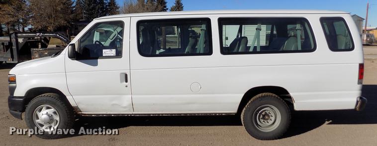image for item DE0421 2013 Ford E350 Super Duty XL van