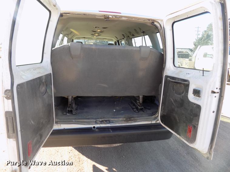 image for item DE0421 2013 Ford E350 Super Duty XL van