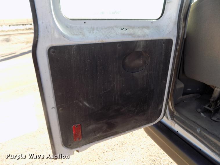 image for item DE0421 2013 Ford E350 Super Duty XL van
