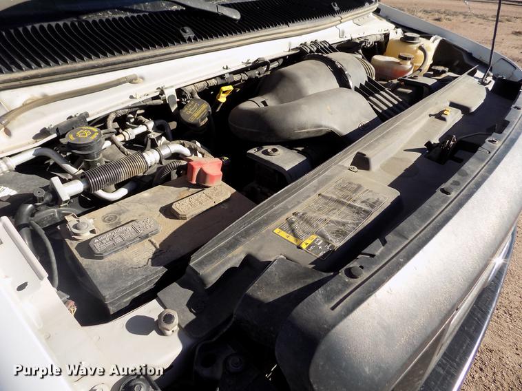image for item DE0421 2013 Ford E350 Super Duty XL van