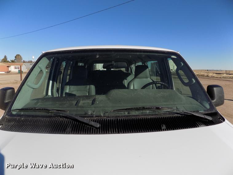 image for item DE0421 2013 Ford E350 Super Duty XL van