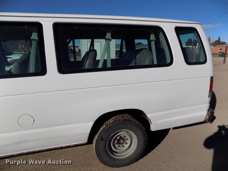 image for item DE0421 2013 Ford E350 Super Duty XL van