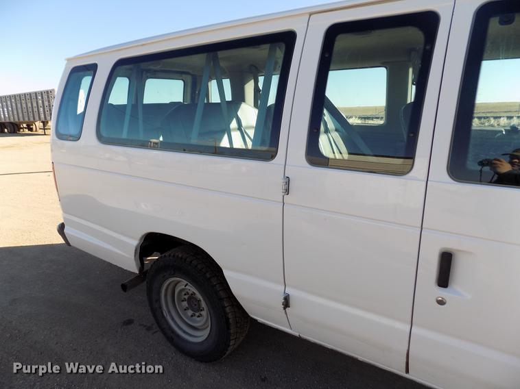 image for item DE0421 2013 Ford E350 Super Duty XL van