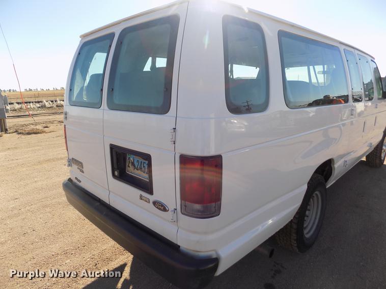 image for item DE0421 2013 Ford E350 Super Duty XL van