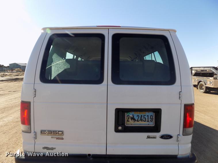 image for item DE0421 2013 Ford E350 Super Duty XL van