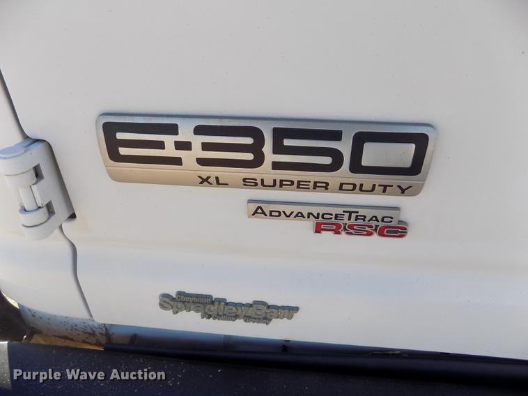 image for item DE0421 2013 Ford E350 Super Duty XL van