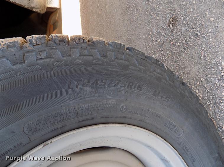 image for item DE0421 2013 Ford E350 Super Duty XL van