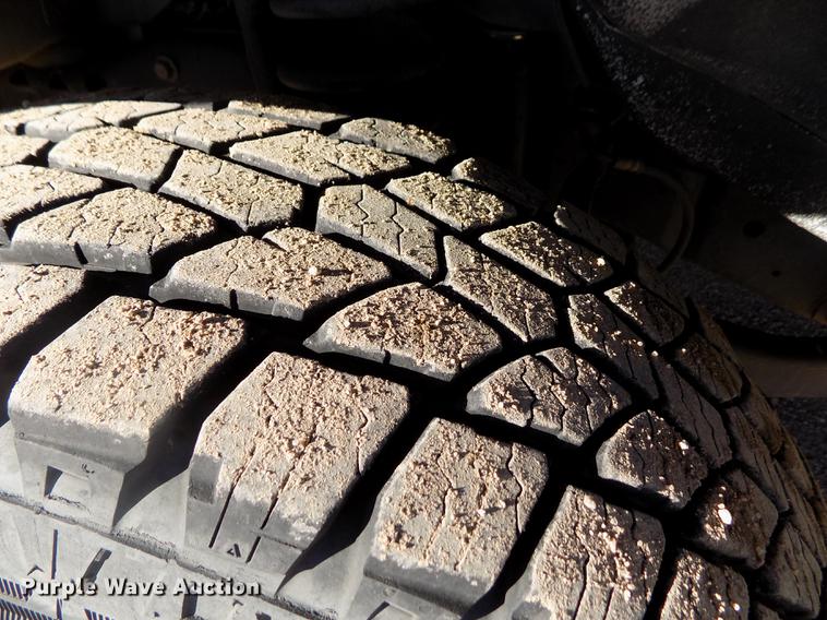 image for item DE0421 2013 Ford E350 Super Duty XL van