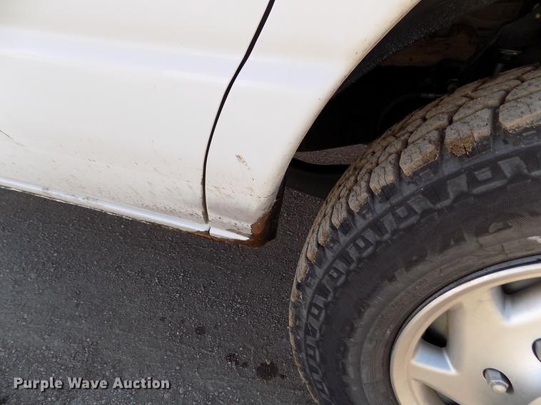 image for item DE0421 2013 Ford E350 Super Duty XL van