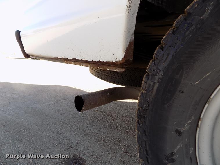 image for item DE0421 2013 Ford E350 Super Duty XL van