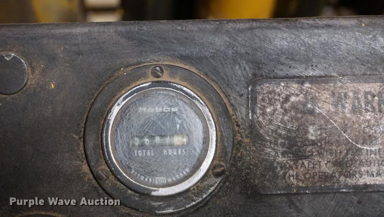 image for item DE3381 Allis Chalmers F50-24-PS forklift