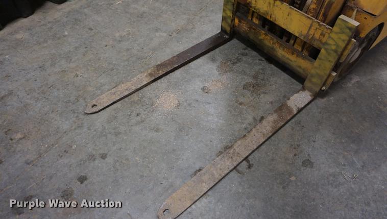 image for item DE3381 Allis Chalmers F50-24-PS forklift