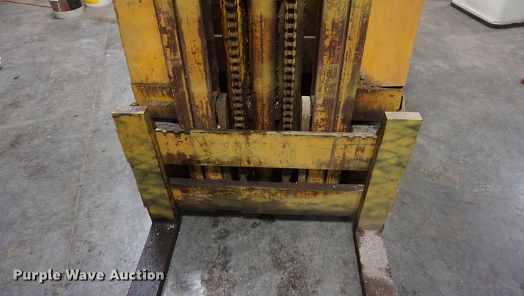 image for item DE3381 Allis Chalmers F50-24-PS forklift