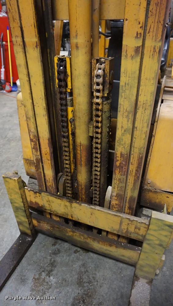 image for item DE3381 Allis Chalmers F50-24-PS forklift