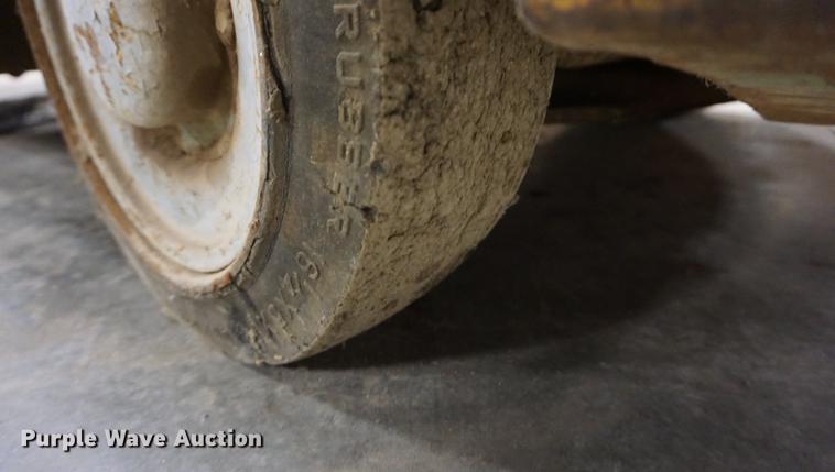 image for item DE3381 Allis Chalmers F50-24-PS forklift