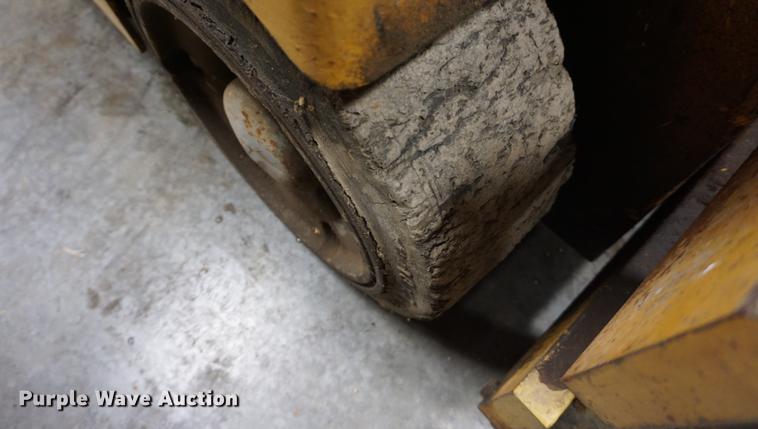 image for item DE3381 Allis Chalmers F50-24-PS forklift