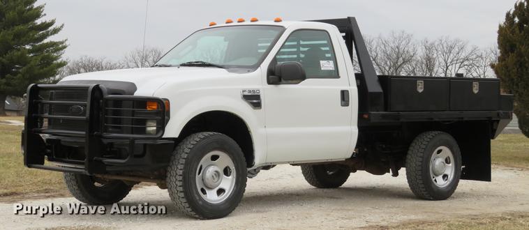 image for item DG3810 2008 Ford F350 Super Duty XL flatbed pickup truck
