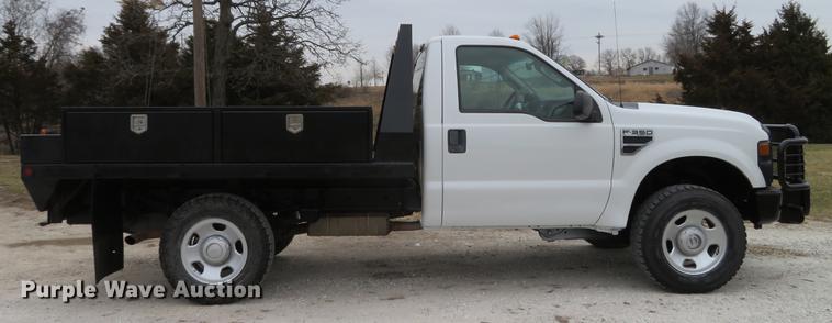 image for item DG3810 2008 Ford F350 Super Duty XL flatbed pickup truck
