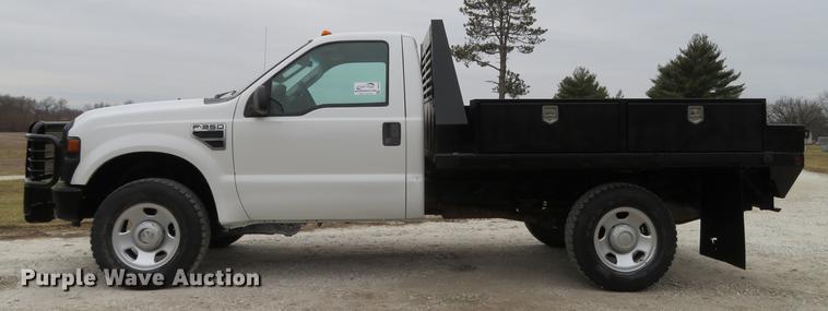 image for item DG3810 2008 Ford F350 Super Duty XL flatbed pickup truck
