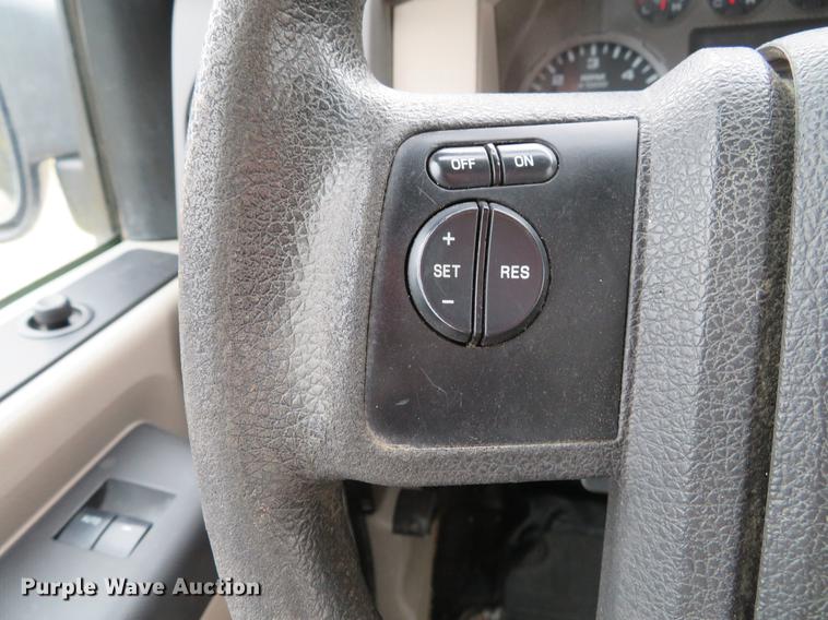 image for item DG3810 2008 Ford F350 Super Duty XL flatbed pickup truck