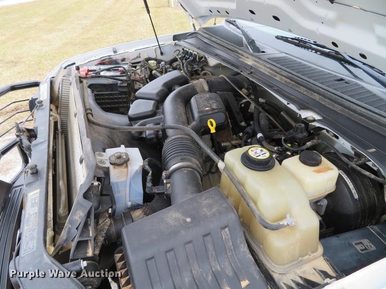 image for item DG3810 2008 Ford F350 Super Duty XL flatbed pickup truck