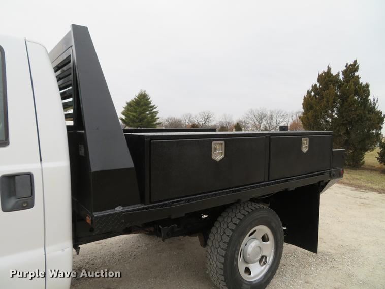 image for item DG3810 2008 Ford F350 Super Duty XL flatbed pickup truck