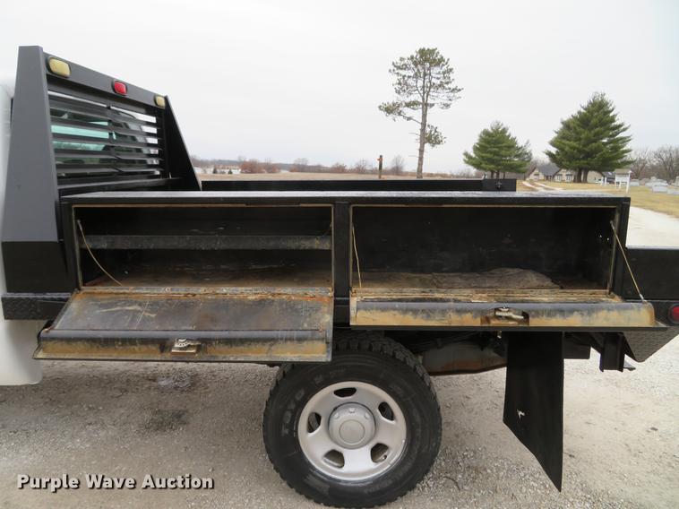 image for item DG3810 2008 Ford F350 Super Duty XL flatbed pickup truck