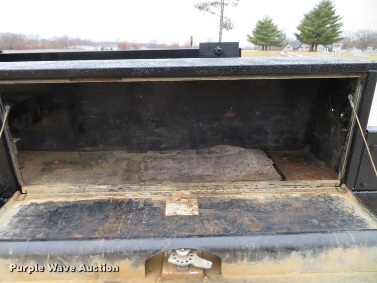 image for item DG3810 2008 Ford F350 Super Duty XL flatbed pickup truck