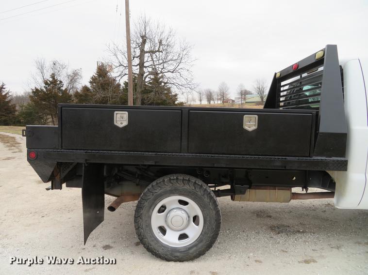 image for item DG3810 2008 Ford F350 Super Duty XL flatbed pickup truck
