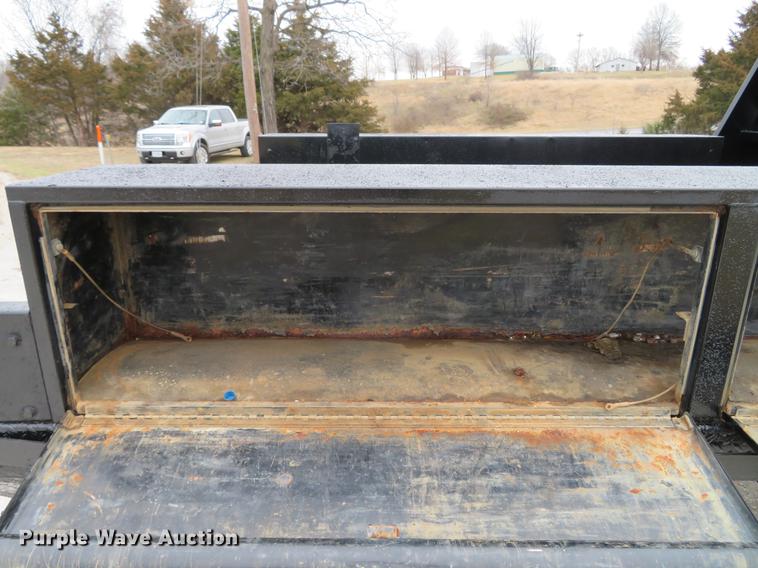 image for item DG3810 2008 Ford F350 Super Duty XL flatbed pickup truck