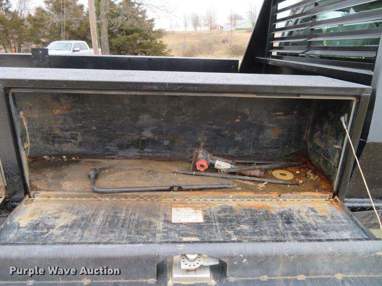 image for item DG3810 2008 Ford F350 Super Duty XL flatbed pickup truck