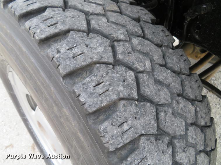 image for item DG3810 2008 Ford F350 Super Duty XL flatbed pickup truck