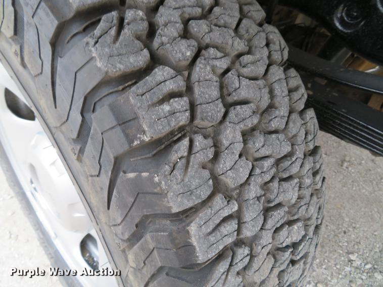 image for item DG3810 2008 Ford F350 Super Duty XL flatbed pickup truck