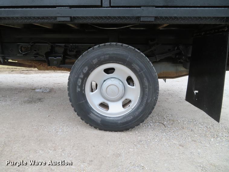 image for item DG3810 2008 Ford F350 Super Duty XL flatbed pickup truck