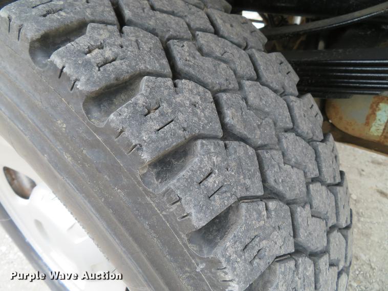 image for item DG3810 2008 Ford F350 Super Duty XL flatbed pickup truck