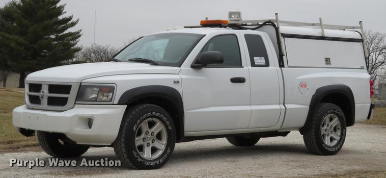 image for item DG3811 2010 Dodge Dakota Ext. Cab pickup truck