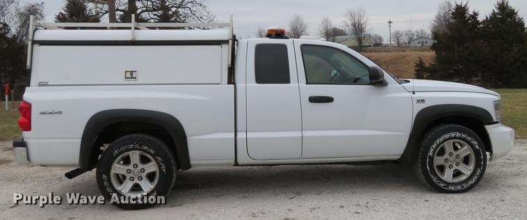 image for item DG3811 2010 Dodge Dakota Ext. Cab pickup truck