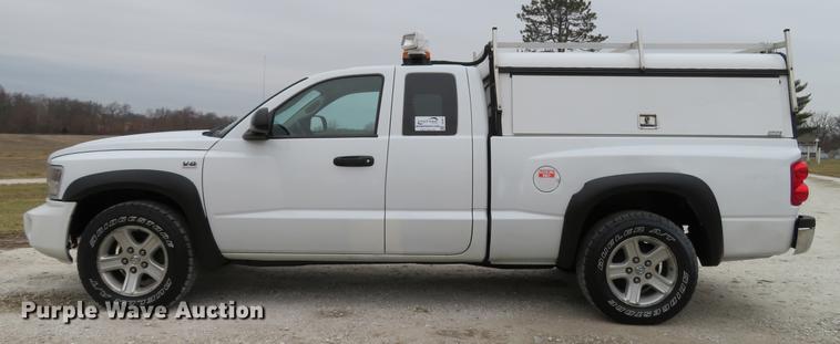 image for item DG3811 2010 Dodge Dakota Ext. Cab pickup truck
