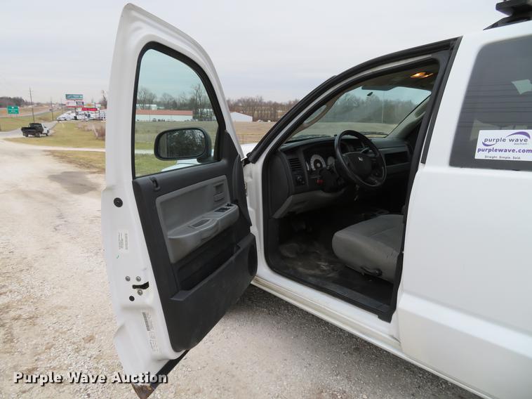 image for item DG3811 2010 Dodge Dakota Ext. Cab pickup truck