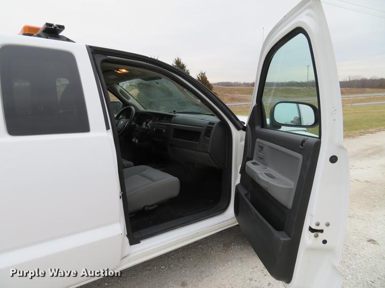 image for item DG3811 2010 Dodge Dakota Ext. Cab pickup truck