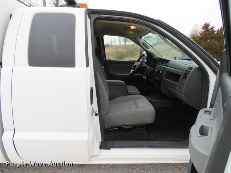 image for item DG3811 2010 Dodge Dakota Ext. Cab pickup truck