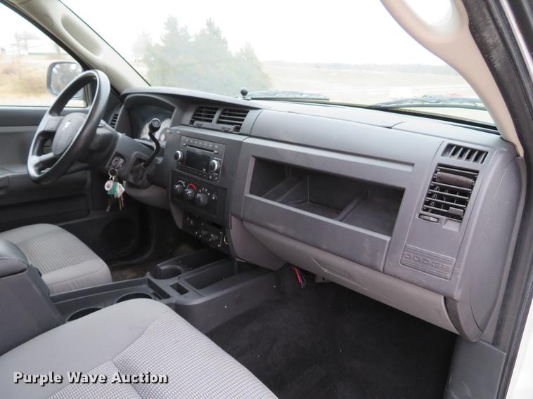 image for item DG3811 2010 Dodge Dakota Ext. Cab pickup truck