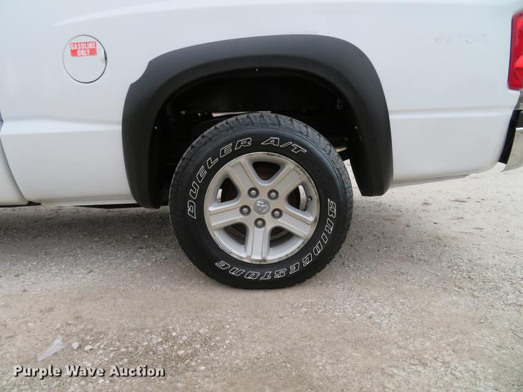 image for item DG3811 2010 Dodge Dakota Ext. Cab pickup truck