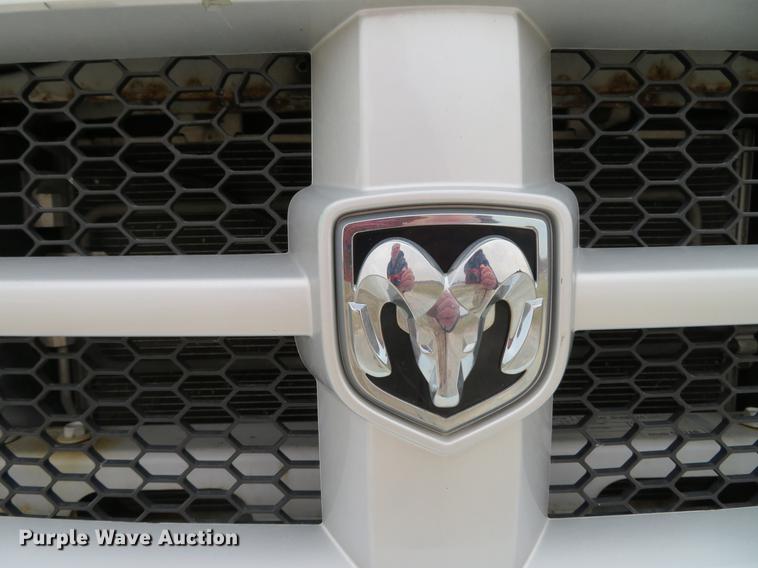 image for item DG3811 2010 Dodge Dakota Ext. Cab pickup truck