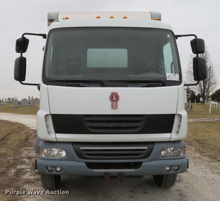 image for item DG3813 2013 Kenworth K370 box truck