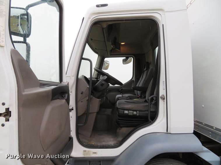 image for item DG3813 2013 Kenworth K370 box truck